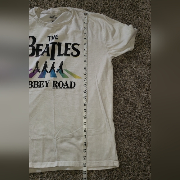 Hollister×The Beatles| Abbey Road T-Shirt Band Tee - Picture 6 of 7